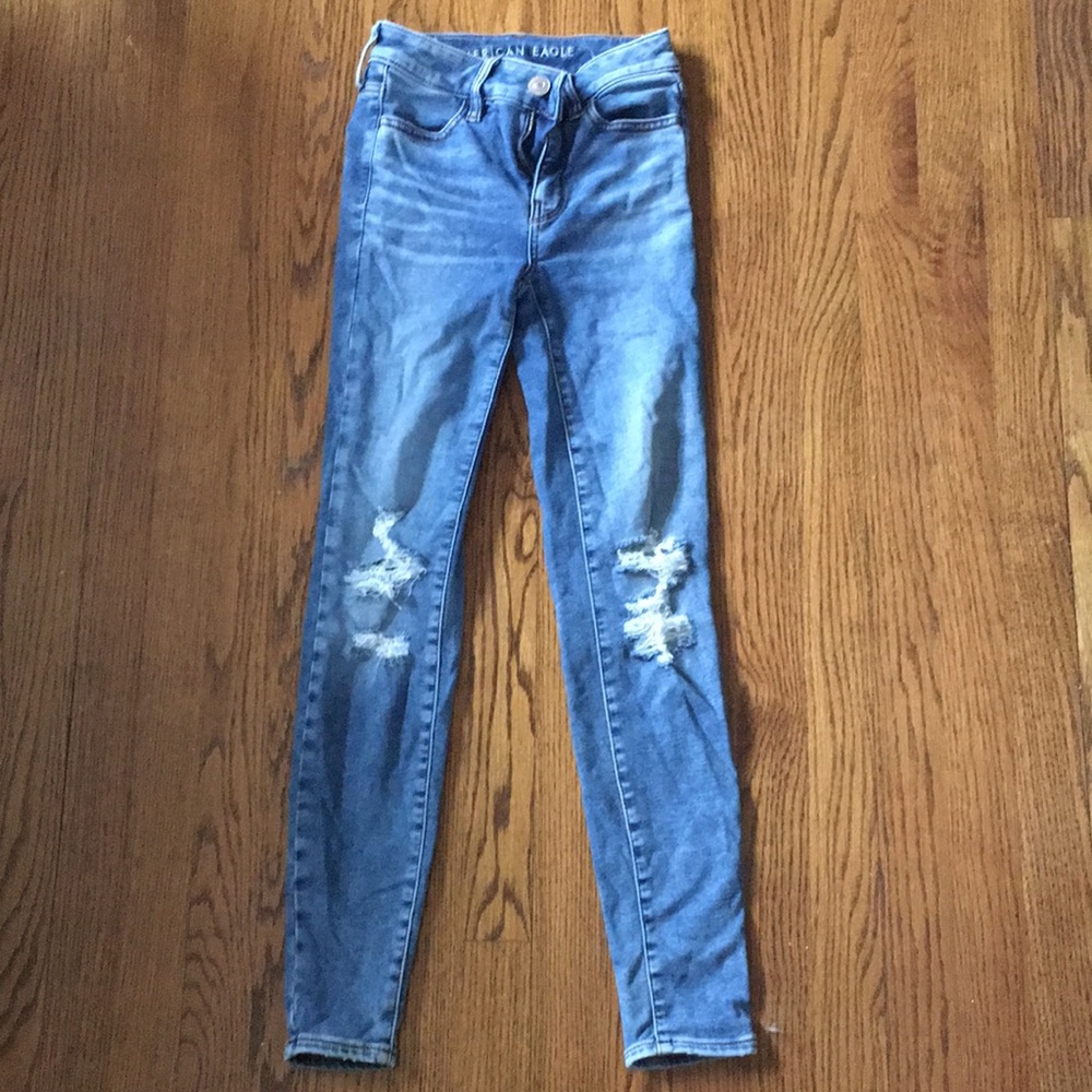 American eagle ripped stretchy skinny jeans